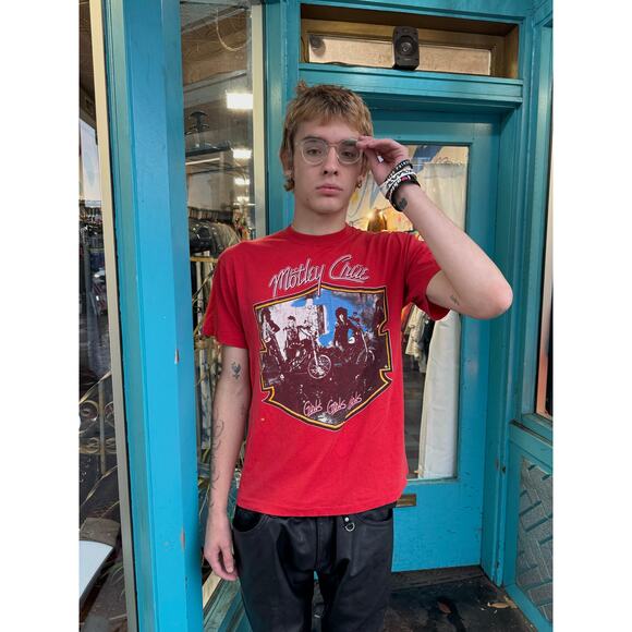 Motley Crue Tee Size Medium - Picture 3 of 6